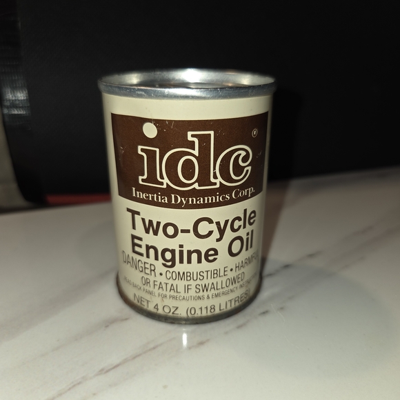 DC Brown Two-Cycle Engine Oil - Picture 4 of 4